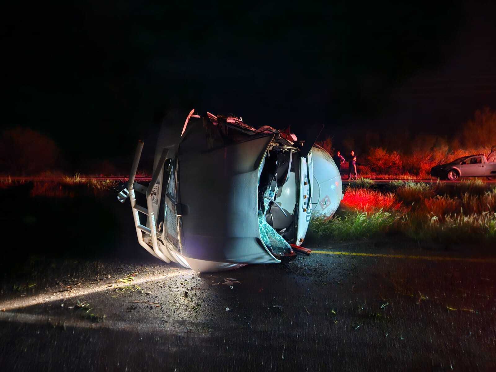 Vuelca pipa en la carretera 57; hay dos lesionados