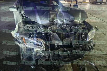 Tres vehículos quedan dañados tras choque en la Zona Centro de Frontera