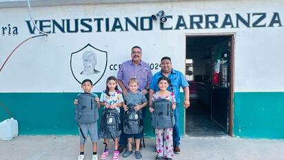 El SNTE fortalece apoyo a estudiantes con mochilas y gestiones para mejorar su calidad educativa.  Estudiantes de comunidades rurales en la región centro