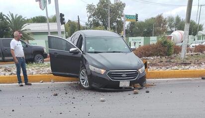 Pavimento resbaladizo habría provocado accidente sobre Pérez Treviño