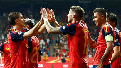 España vence 3-1 a República Checa y suma su 41º partido sin perder
