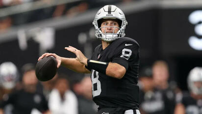 Chiefs vencen 30-27 a Raiders y les quitan el invicto