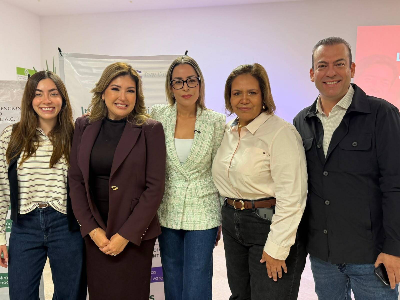 Realizan conferencia “Revolución de la mediana edad”