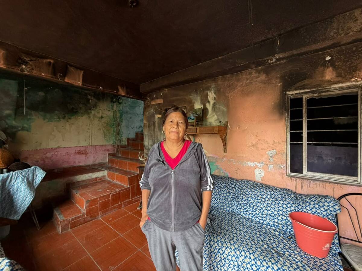 El incendio ocurrió durante la madrugada del viernes para amanecer sábado, en una vivienda ubicada en la calle 21 con 2, en la colonia Guerrero de Monclova.