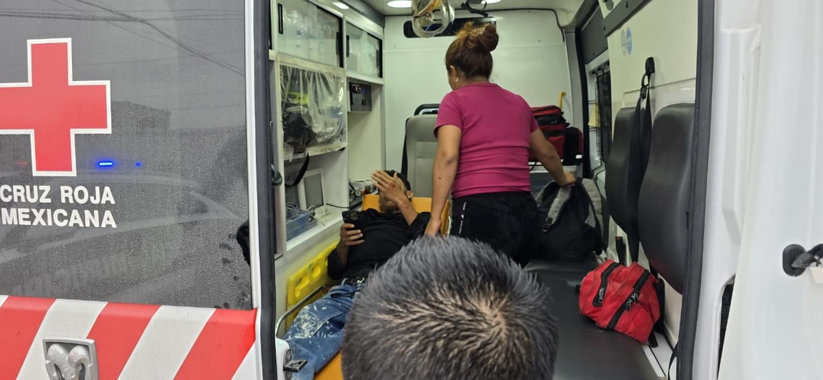 Motociclista termina en el hospital tras choque en la Obrera Norte