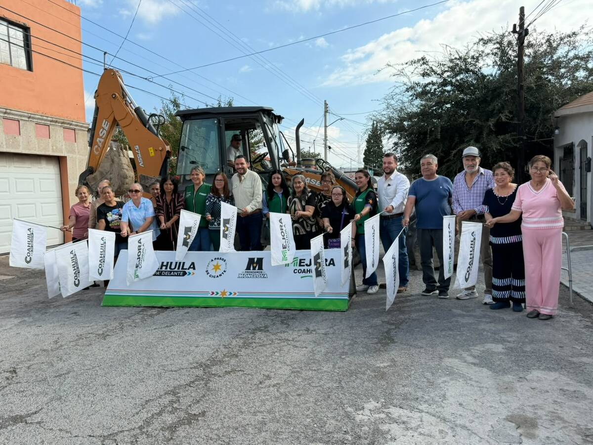 Ayuntamiento de Monclova arranca pavimentación de la calle Itzcoatl en la colonia Deportivo