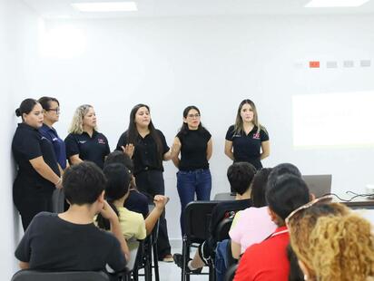 Jóvenes buscan apoyo de Policía Violeta ante casos de violencia familiar y digital