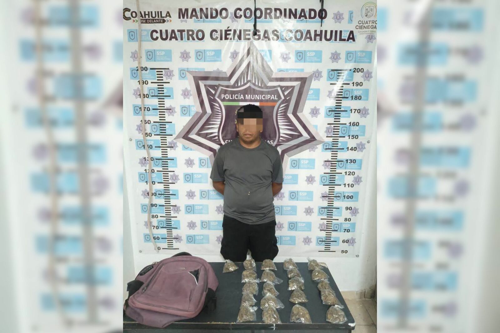 Detienen a joven con 21 bolsas de marihuana en Cuatro Ciénegas