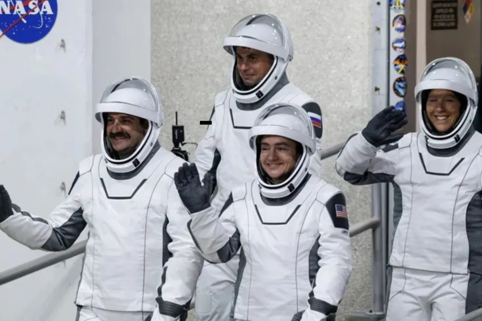 Astronautas de Crew-12 inician su regreso a la Tierra tras casi ocho meses en la EEI