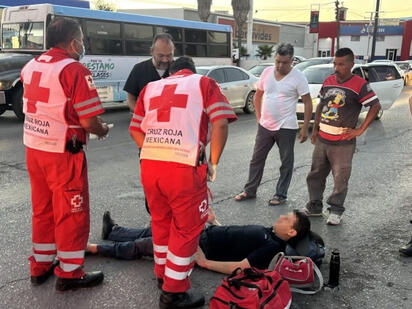 Motociclista termina hospitalizado tras derrapar para evitar choque en Pape