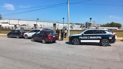 Mareo al volante termina en choque contra camioneta estacionada