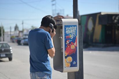 Estudiantes señalan que estos aparatos todavía pueden ser útiles cuando surge alguna emergencia.  Hubo un tiempo en que encontrar un teléfono público
