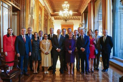 Sheinbaum alista encuentro con empresarios y embajador de EU