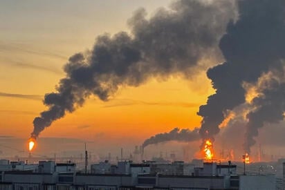 El Ejército ucraniano informó que lanzó un ataque contra una instalación petrolera ubicada en Siberia, a miles de kilómetros de su territorio.  El Ejército
