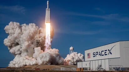 SpaceX negocia préstamos y deuda por 40 mil millones de dólares para adquirir chips de Nvidia y ampliar su infraestructura de inteligencia artificial terrestre