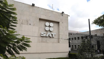 SAT destaca menor dependencia del petróleo en ingresos públicos