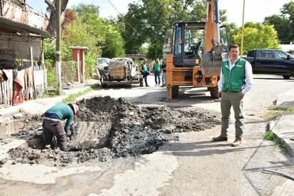 Ulises Cárdenas atiende problemas de drenaje en Nueva Rosita