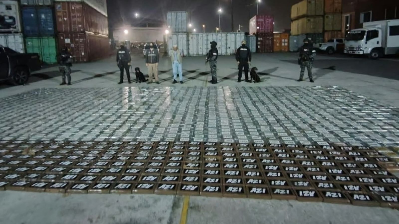 Ecuador decomisa 1.6 toneladas de cocaína con destino a México