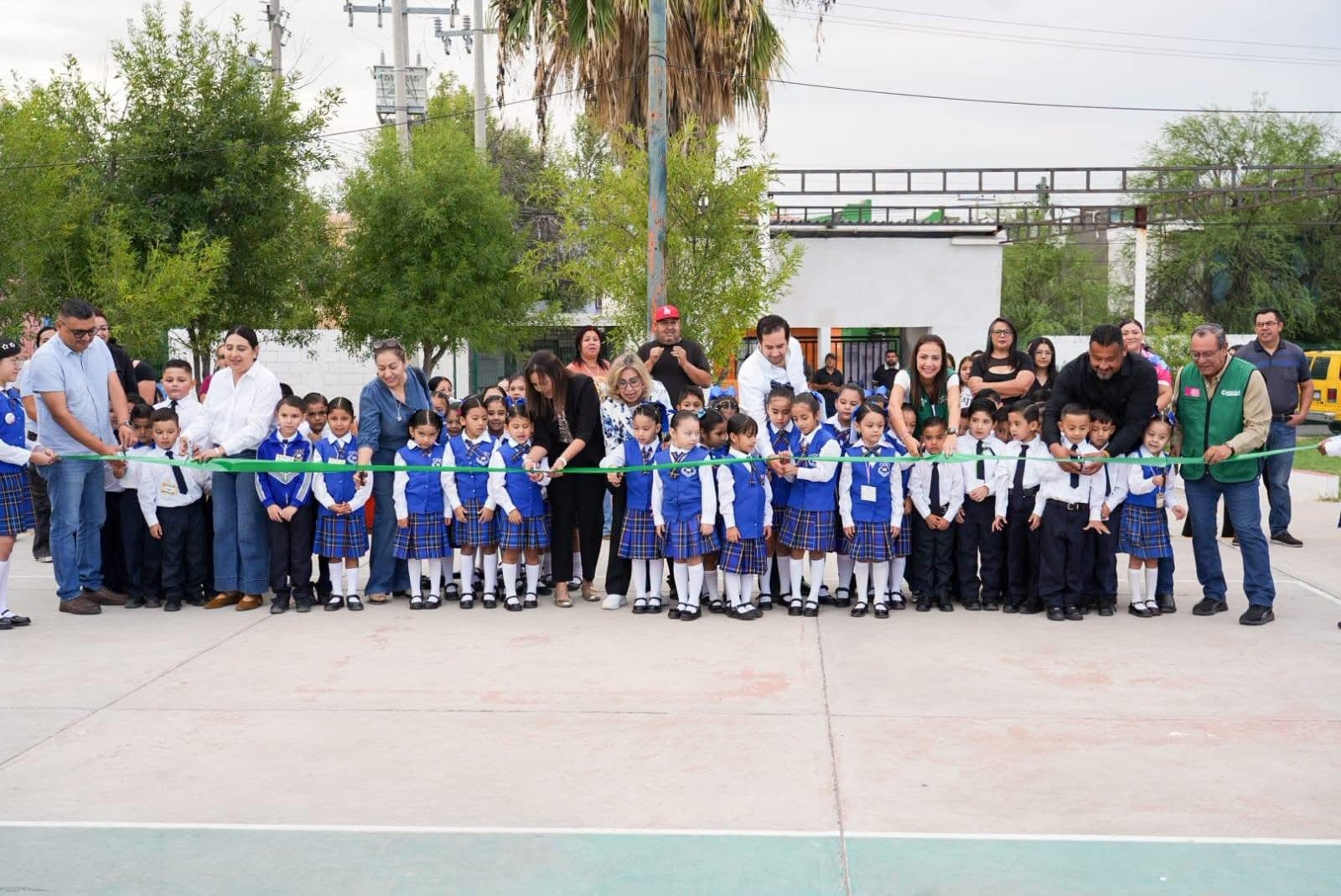 Entregan obra eléctrica de 550 mil pesos en primaria de Piedras Negras