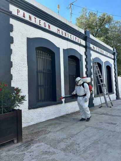 Refuerzan acciones de fumigación y control de plagas; extienden jornada a panteón municipal