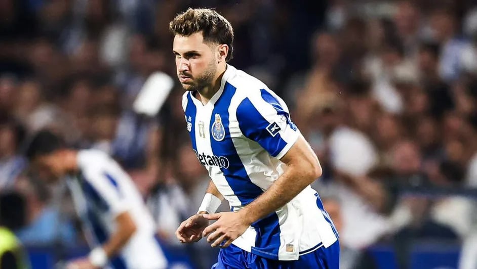 Farioli pide "poner en una burbuja" a Santiago Giménez para recuperar su confianza