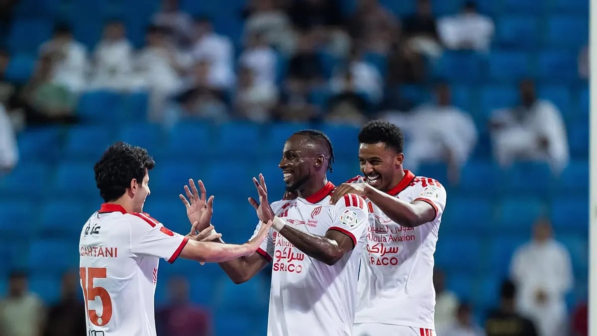 Julián Quiñones brilla con gol y dos asistencias en la goleada 5-0 de Al Qadisiya