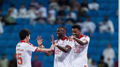 Julián Quiñones brilla con gol y dos asistencias en la goleada 5-0 de Al Qadisiya