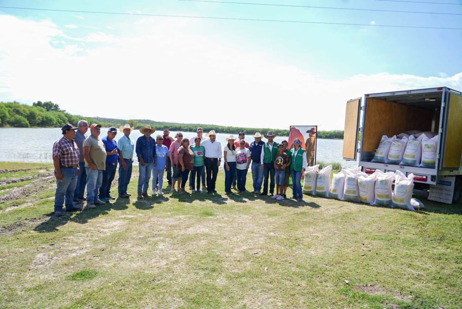 Subsidian 50% de semilla de avena forrajera para ejidos de Piedras Negras