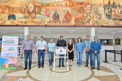 El alcalde Carlos Villarreal encabezó el sorteo del predial del tercer trimestre ante notaria pública.  Monclova, Coahuila, 10 de octubre de 2026.- El gobierno