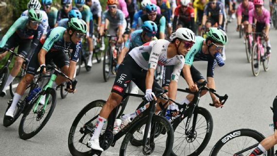 Paul Seixas gana el Giro de Lombardía y se convierte en el campeón más joven de la historia