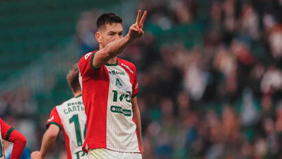 César Montes anota en la goleada 0-5 del Lokomotiv ante el Fakel