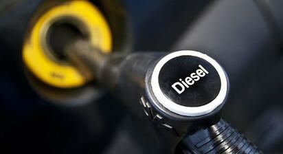 DIÉSEL Rusia flexibiliza las restricciones a la exportación de diésel.  El Gobierno ruso autorizó la exportación de 500 mil toneladas de combustible diésel tras