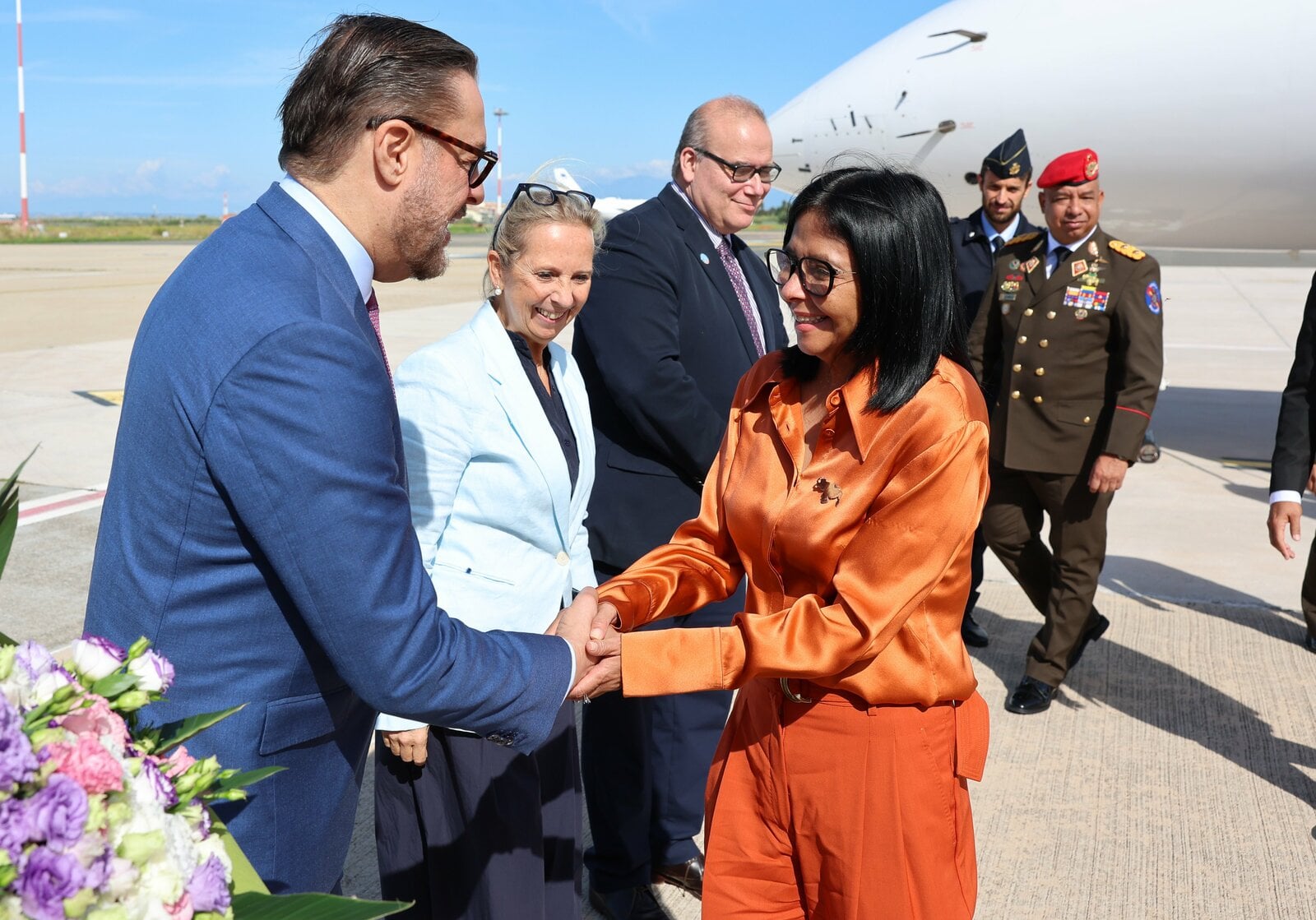 Delcy Rodríguez llega a Italia en medio de la crisis venezolana