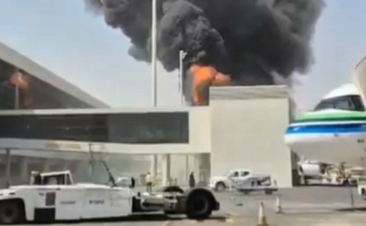 Riad vuelve a estar bajo ataque: reportan incendio en aeropuerto