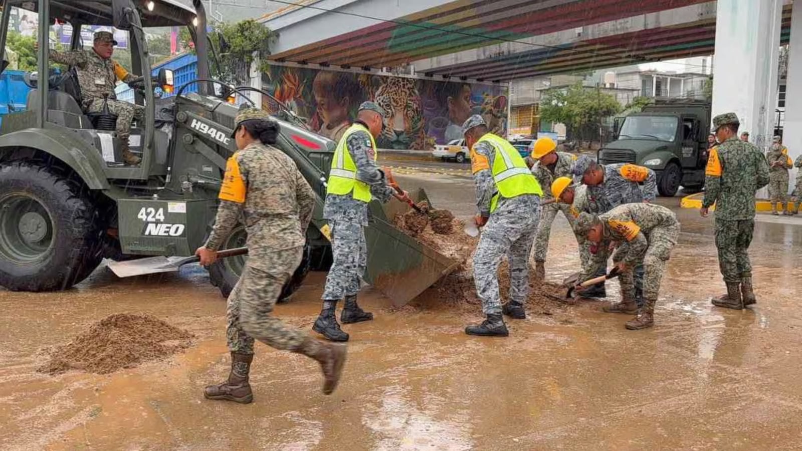Huracán Simón moviliza a Protección Civil en cuatro estados