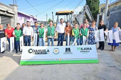Del 5 al 11 de octubre, continuaron las actividades en vialidades, espacios deportivos y servicios básicos con una inversión de 2.7 mdp.  Monclova, Coahuila,