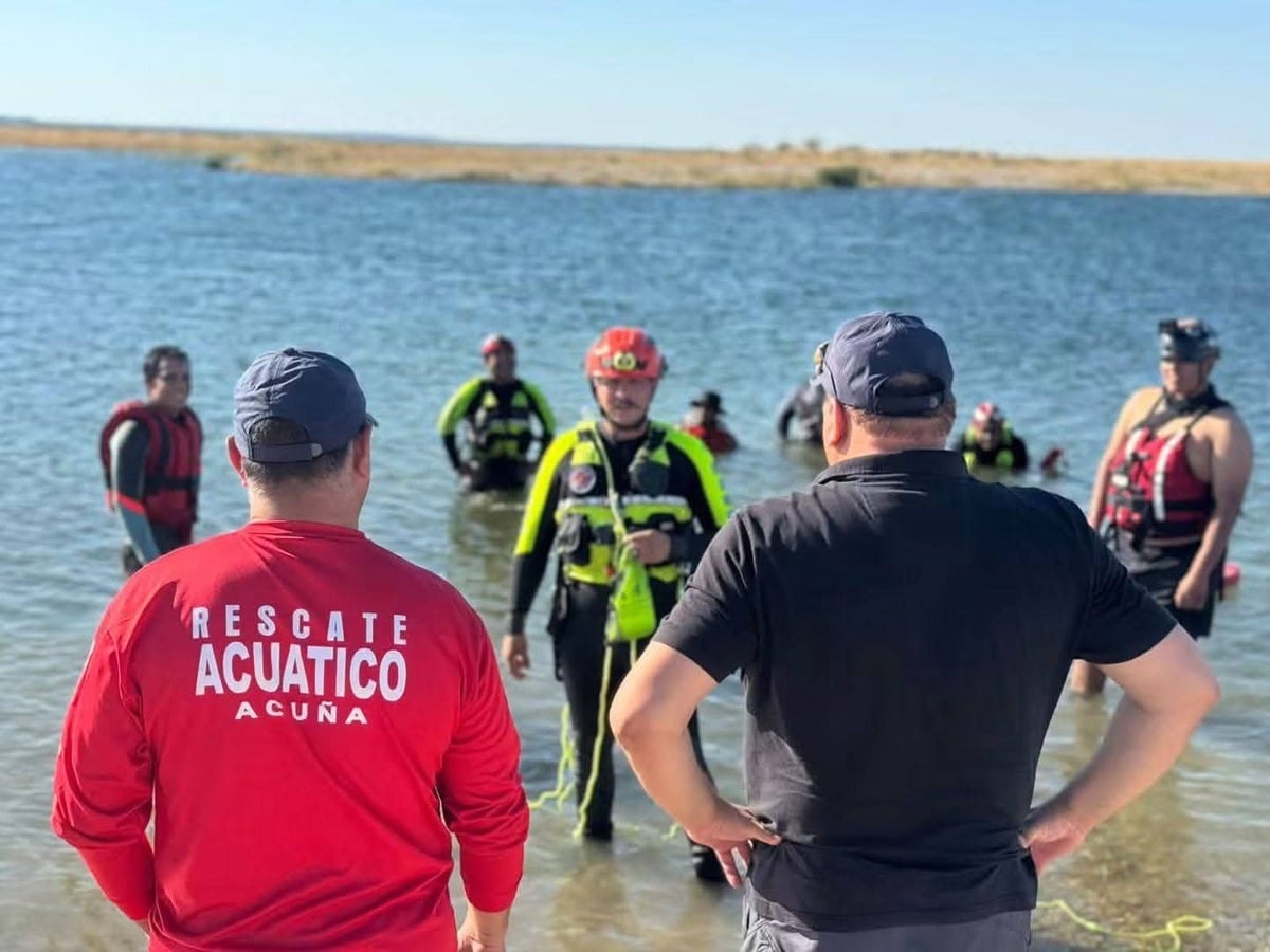 Refuerzan capacitación de bomberos con prácticas de rescate acuático en la presa de la Amistad