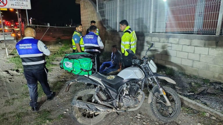 Lo chocó y huyó: atropellan a repartidor de aplicación en Torreón