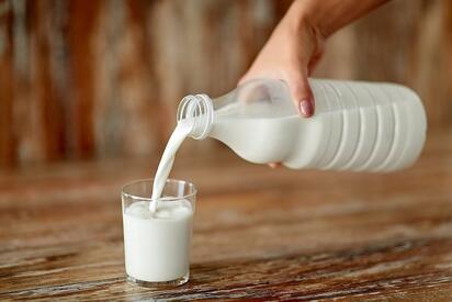Leche cruda: riesgos para niños y embarazadas