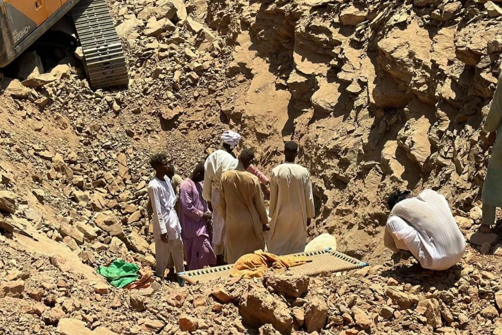 Ataque aéreo en Sudán deja al menos 72 mineros artesanales muertos