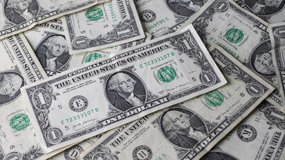 El peso mexicano cotizó en 18.4280 unidades por dólar la tarde del domingo y acumuló una depreciación semanal de 1.36%, según datos publicados.  De acuerdo