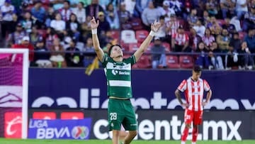 Tahiel da la victoria al Santos