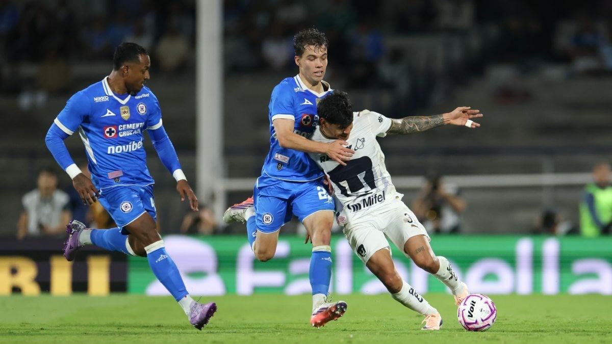Cruz Azul rescata empate 3-3 ante Pumas con gol de Ebere al 84'