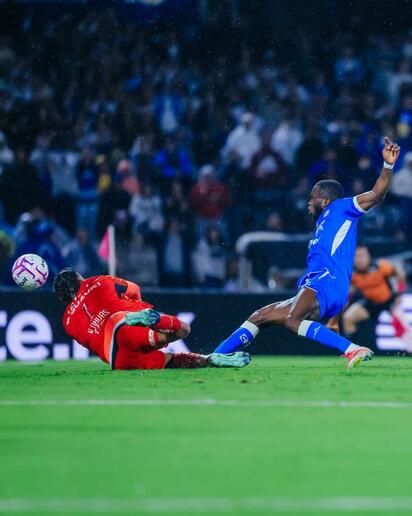 Cruz Azul rescata empate 3-3 ante Pumas con gol de Ebere al 84'