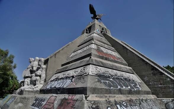 Fuente del Monumento a la Raza siguen sin funcionar