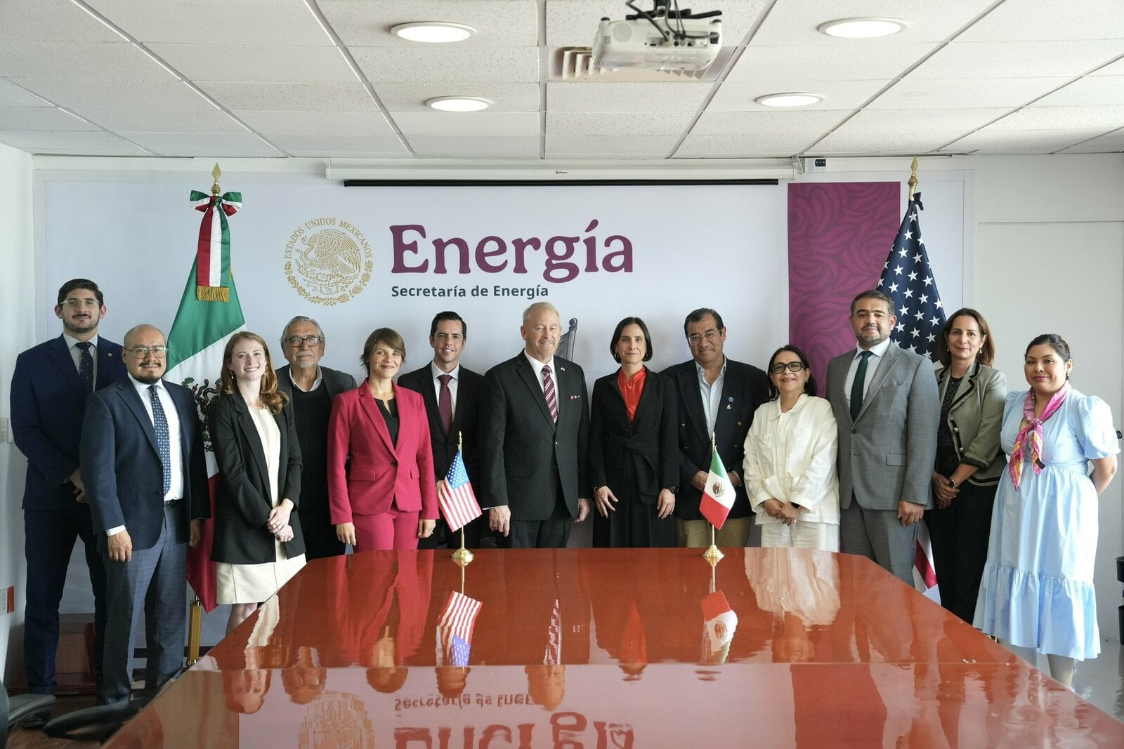 Secretaria de Energía rechaza señalamientos sobre contratos de Pemex