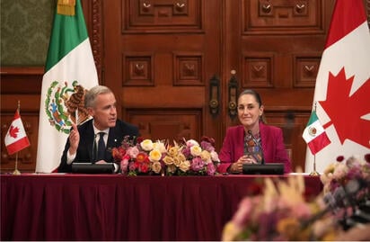 Claudia Sheinbaum afirmó que el T-MEC continúa vigente y que México mantiene negociaciones con Estados Unidos para reducir aranceles a sectores industriales