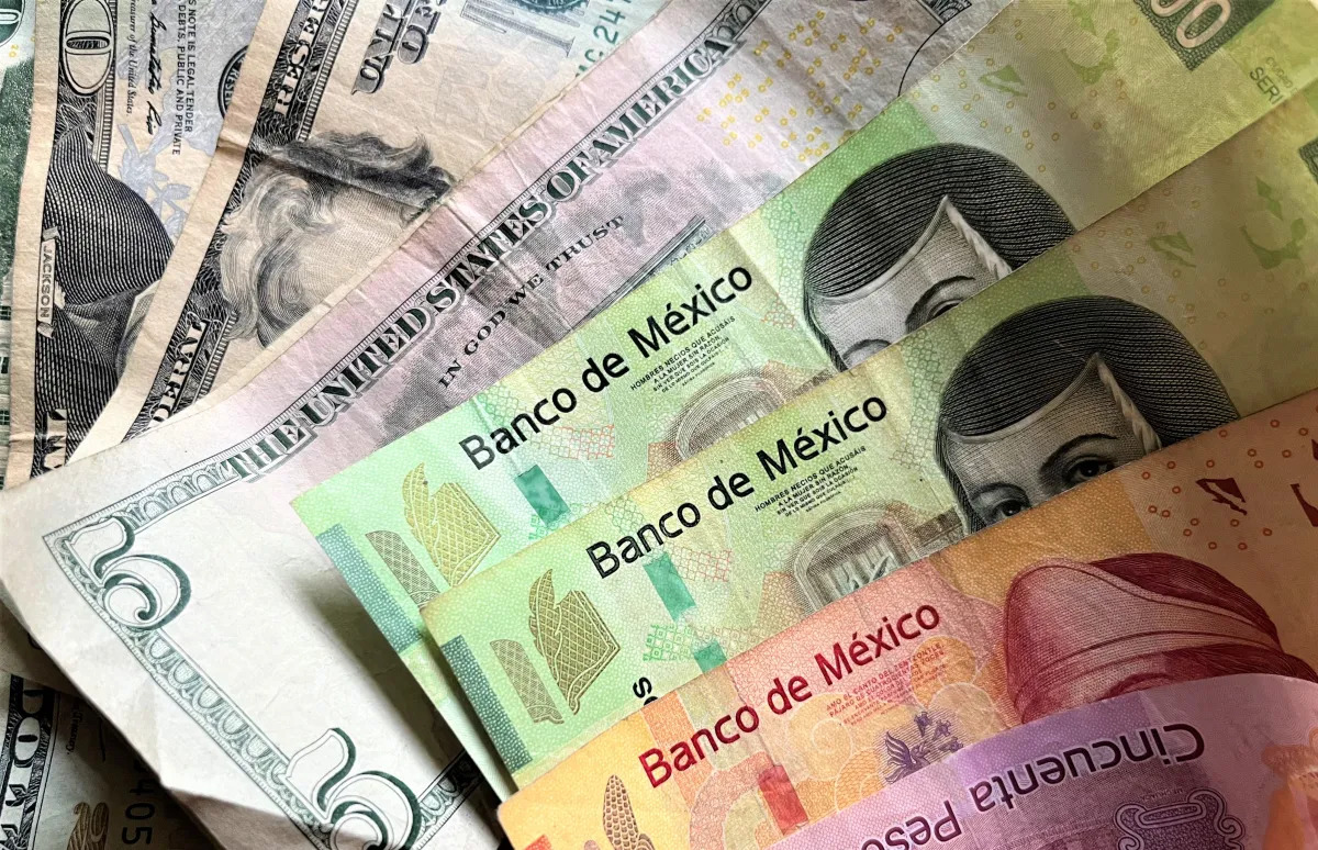 Peso mexicano acumula cinco semanas de pérdidas: esto espera al dólar