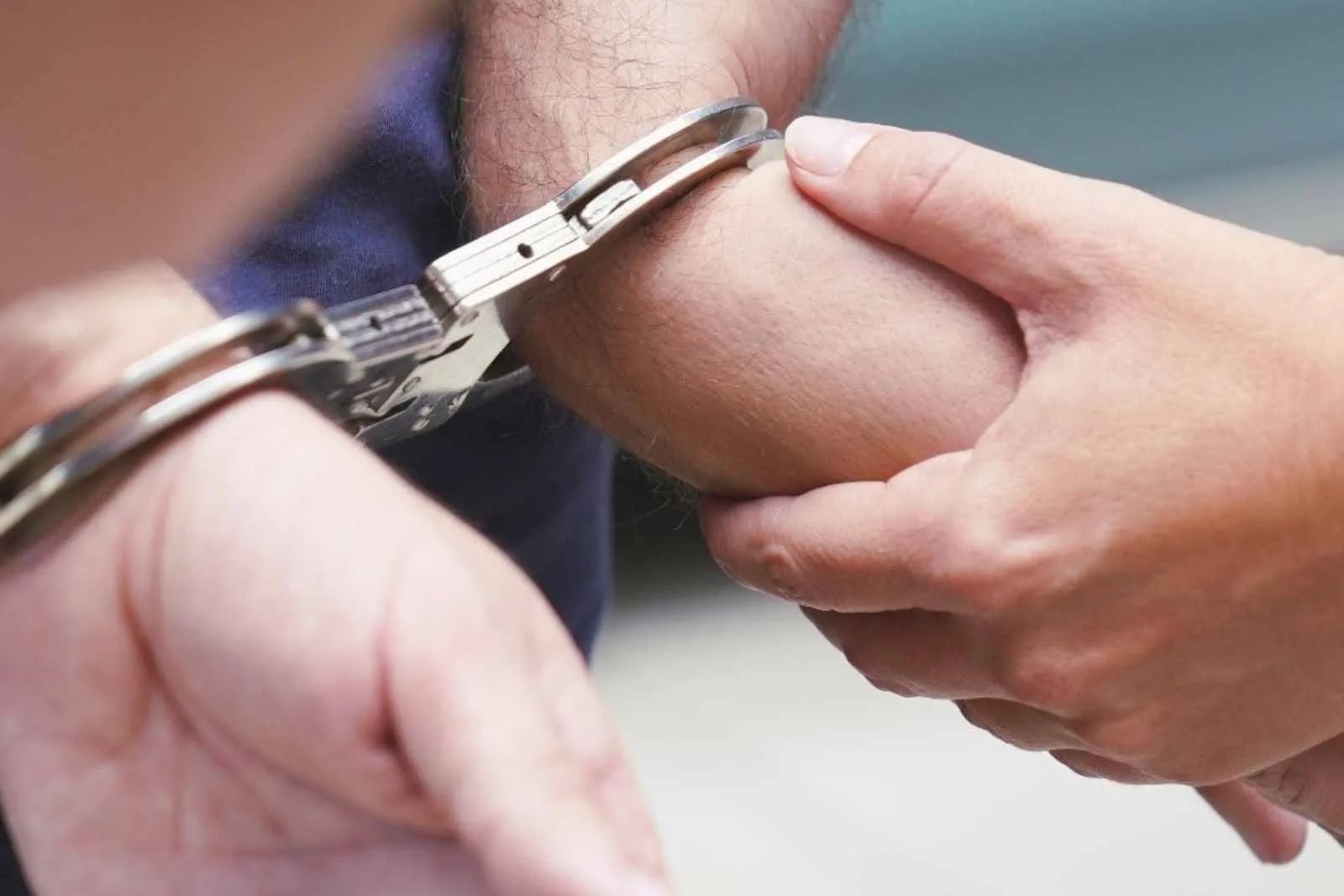 Arrestan a hombre tras denuncia por presunta agresión sexual en Ceballos