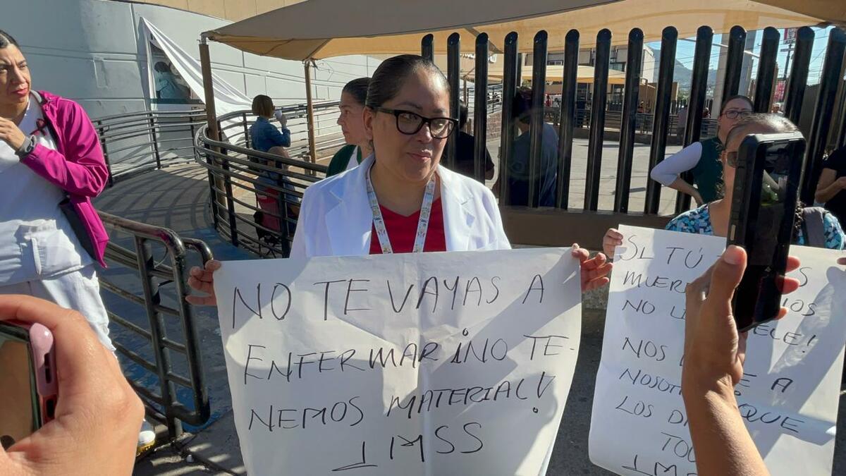 Médicos del IMSS convocan a marcha nacional y exigen aumento salarial de 10%